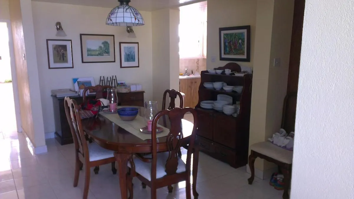 شقة Airy Seaside Apartment, Hastings Barbados بربادوس