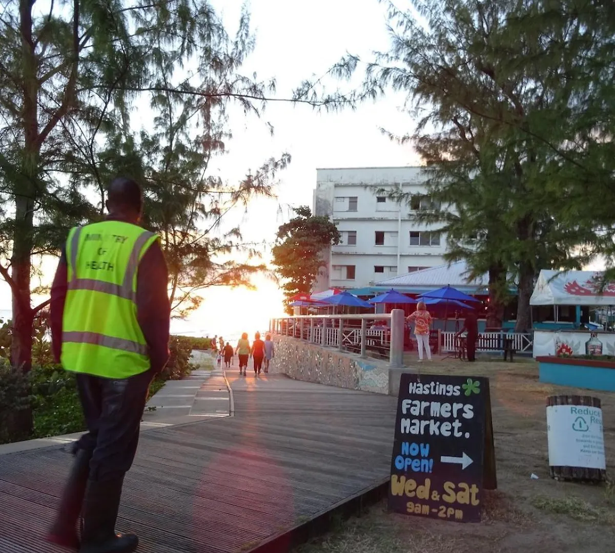 شقة Airy Seaside Apartment, Hastings Barbados