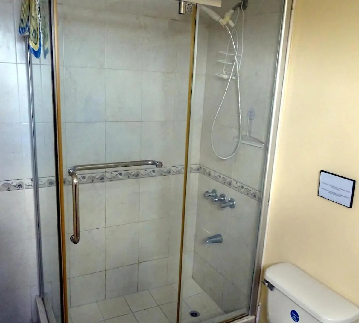شقة Airy Seaside Apartment, Hastings Barbados