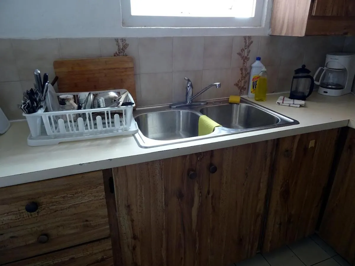شقة Airy Seaside Apartment, Hastings Barbados