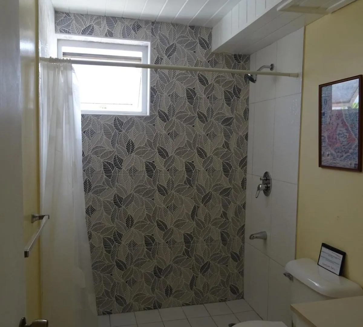 Airy Seaside Apartment, Hastings Barbados